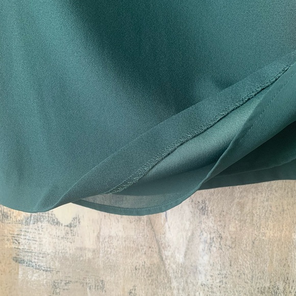 A rich green Club Monaco blouse to elevate your look. - Picture 4 of 4